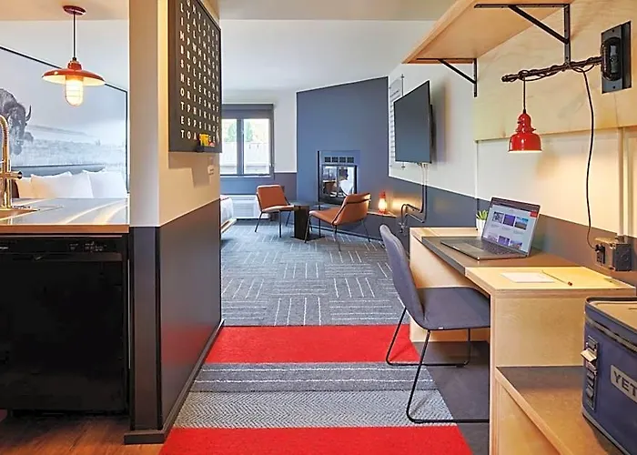 Hotel Mountain Modern Hole 3*