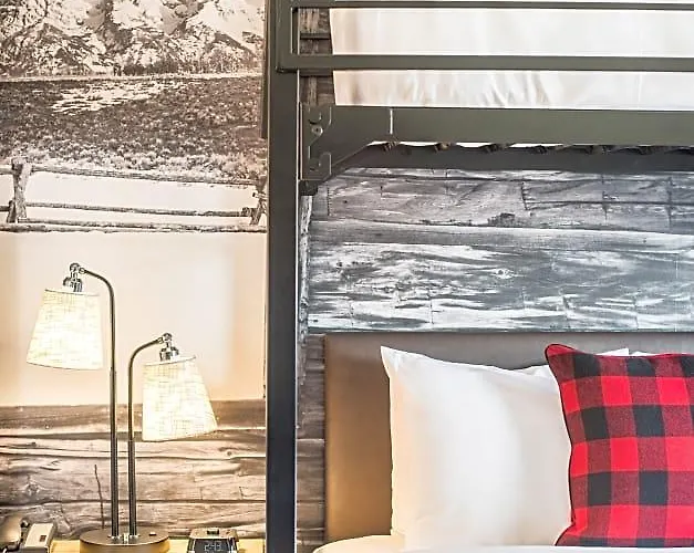 Mountain Modern Hole Hotel Jackson