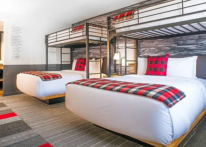 Hotel Mountain Modern Hole Jackson